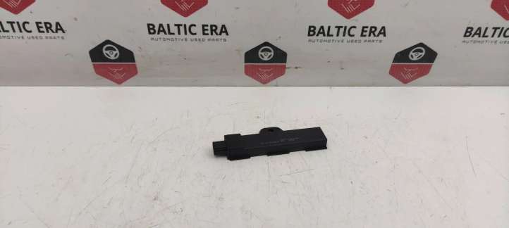 9220832 BMW 5 F10 F11 Interjero komforto antena