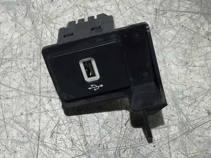 JK2T14F014AB Ford Courier USB jungtis