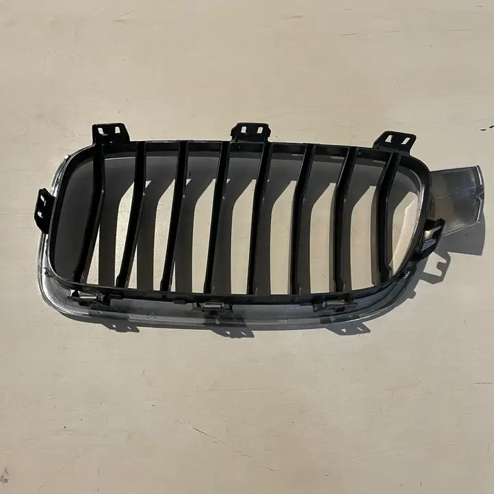 BMW 3 F30 F35 F31 (2012 - 2018) 7295436 Передняя решетка — фото 3