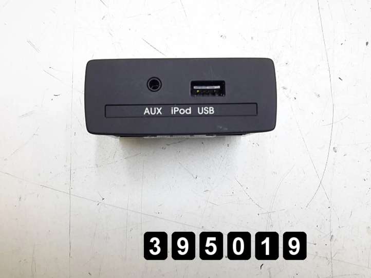 961202k000 KIA Soul USB jungtis