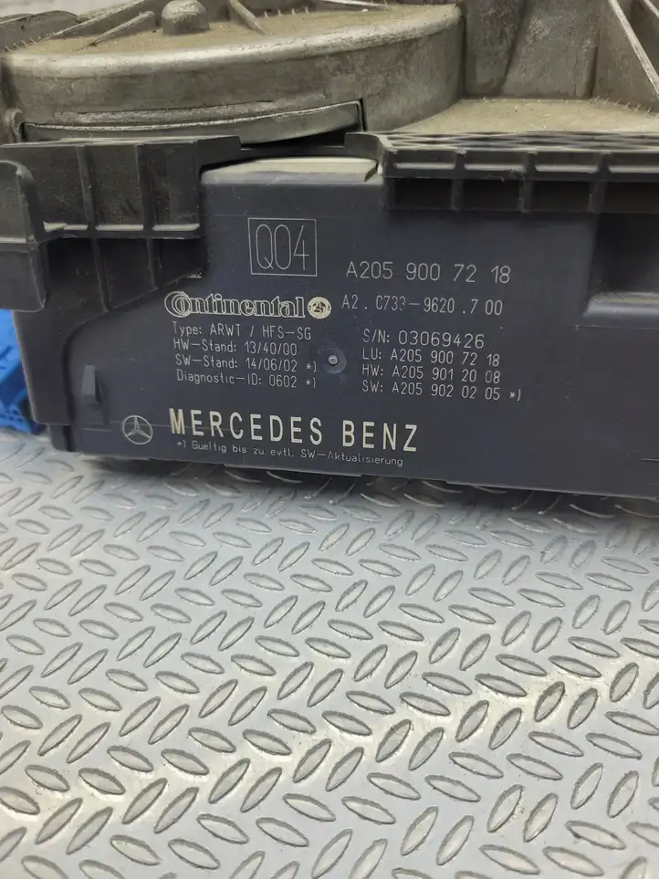 Mercedes-Benz C W205 (2014 - 2021) A0997602601 Доводчик крышки багажника — фото 6