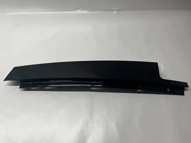 BMW 3 E90 E91 (2005 - 2012) Накладка стекла задней двери — фото 1