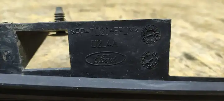 Ford Focus (1998 - 2004) D2L4A Дефлектор воздуха — фото 2