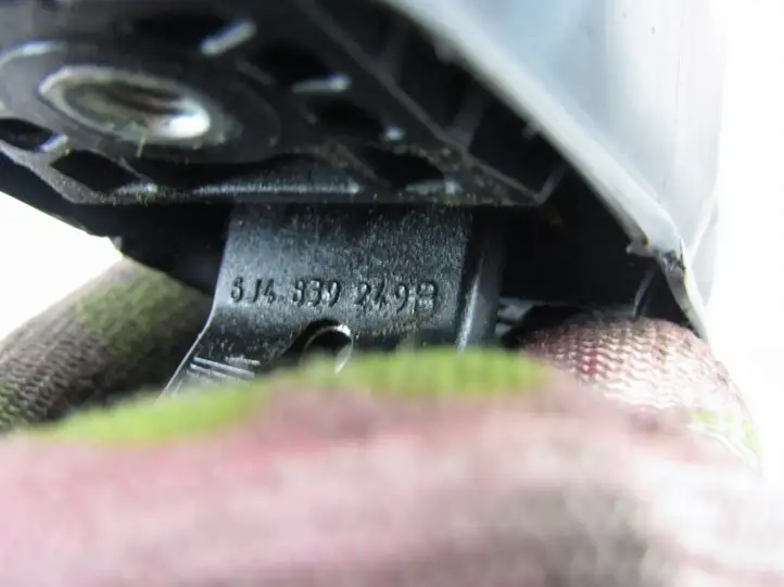 Seat Ibiza IV (6J,6P) (2008 - 2017) Ограничитель задней двери — фото 3