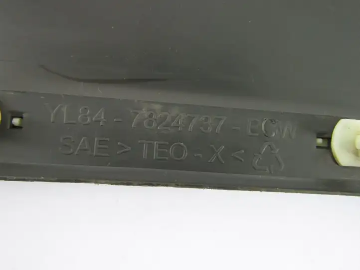 Mazda Tribute (2000 - 2004) Молдинги задней двери — фото 5