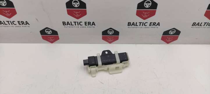 9220832 BMW 5 G30 G31 Interjero komforto antena