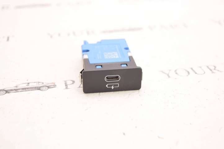 8711940 BMW X1 F48 F49 USB jungtis