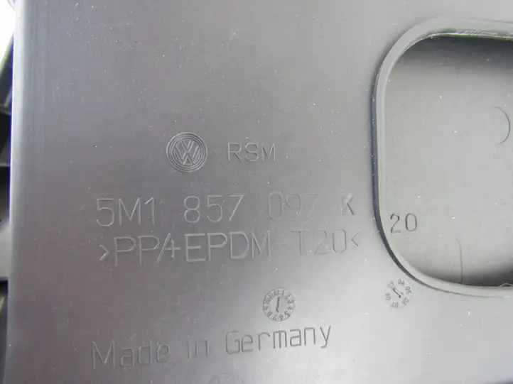 Volkswagen Golf Plus (2004 - 2008) Вещевой ящик — фото 6