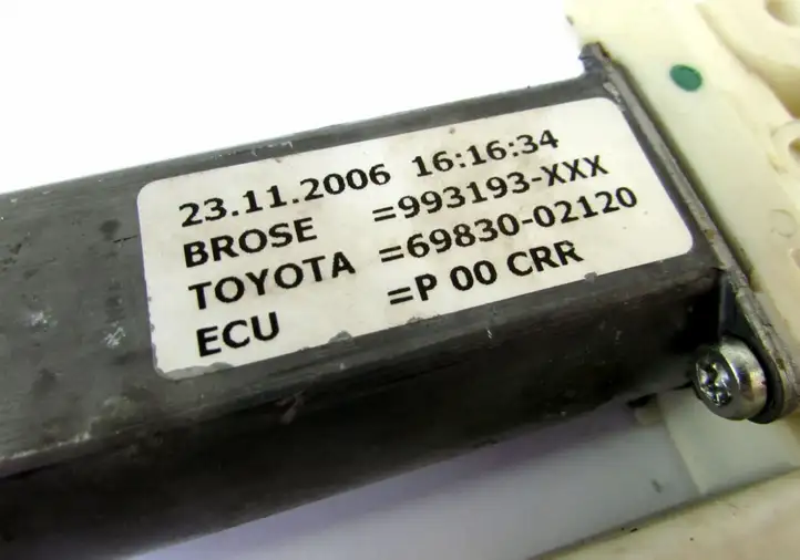 Toyota Corolla Verso E121 (2004 - 2007) Стеклоподъемник задней двери — фото 3