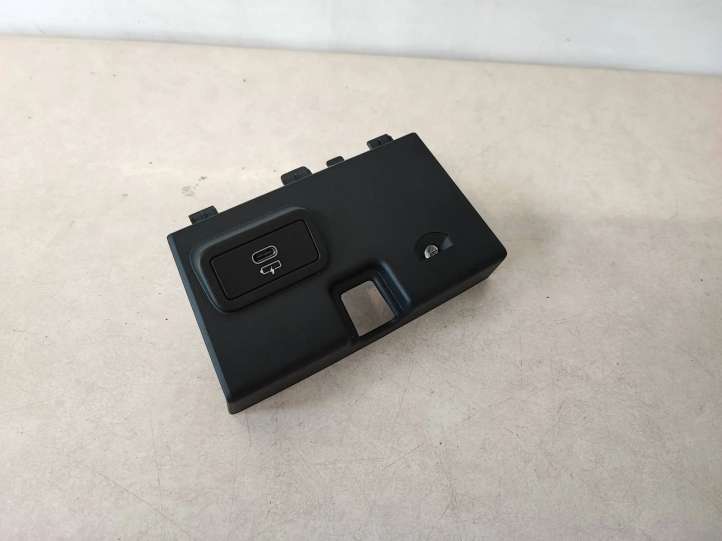 5a84161 BMW 4 G22 G23 G24 G26 USB jungtis