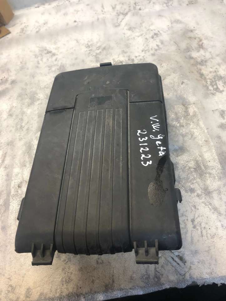 3c0915443a Volkswagen Jetta VI Dangtis akumuliatoriaus dėžės