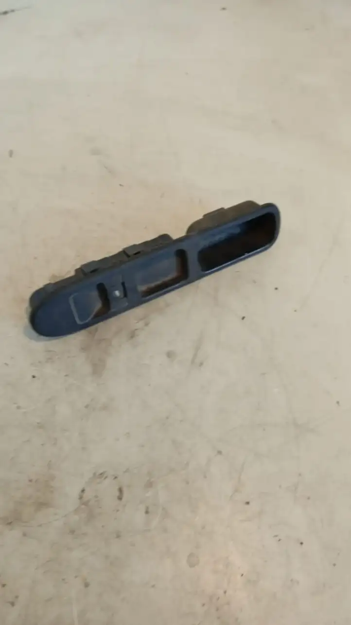 Peugeot 307 CC (2001 - 2005) Блок кнопок стеклоподъемников — фото 3