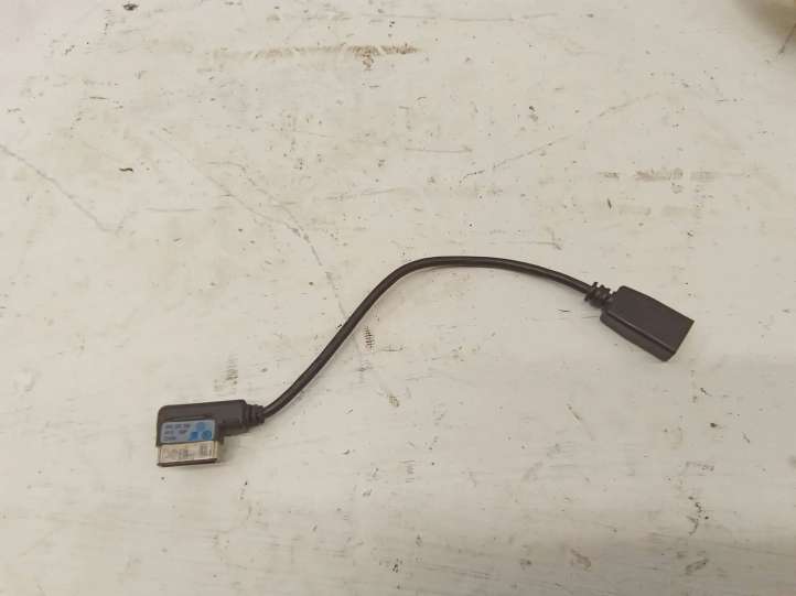 5N0035558 Volkswagen Tiguan USB jungtis