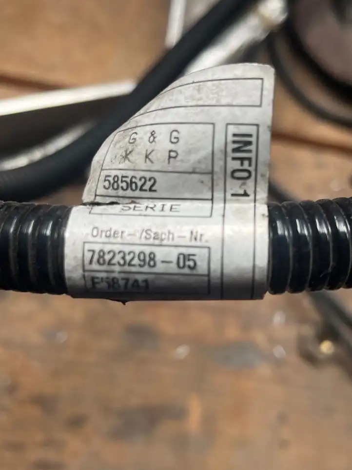 BMW 3 F30 F35 F31 (2012 - 2018) 7823298 Плюсовой провод аккумулятора — фото 2