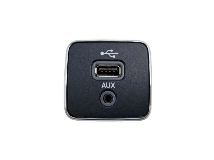 5XG28DX9 Jeep Compass USB jungtis