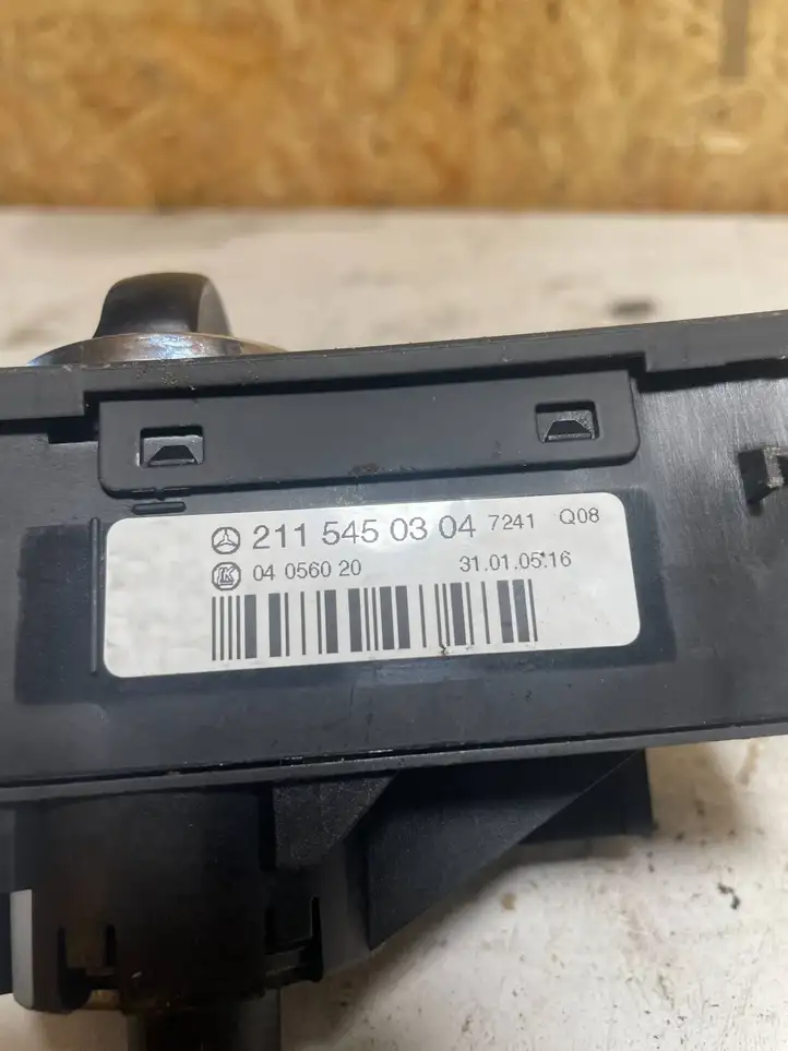 Mercedes-Benz E W211 (2002 - 2009) 2115450304 Включатель фонарей — фото 2