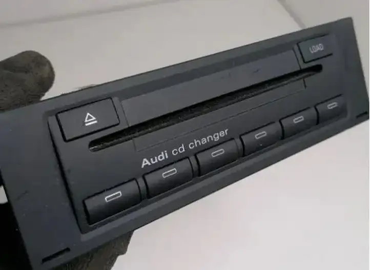 Audi A4 S4 B6 8E 8H (2000 - 2006) 8E0035111B CD/DVD чейнджер — фото 2