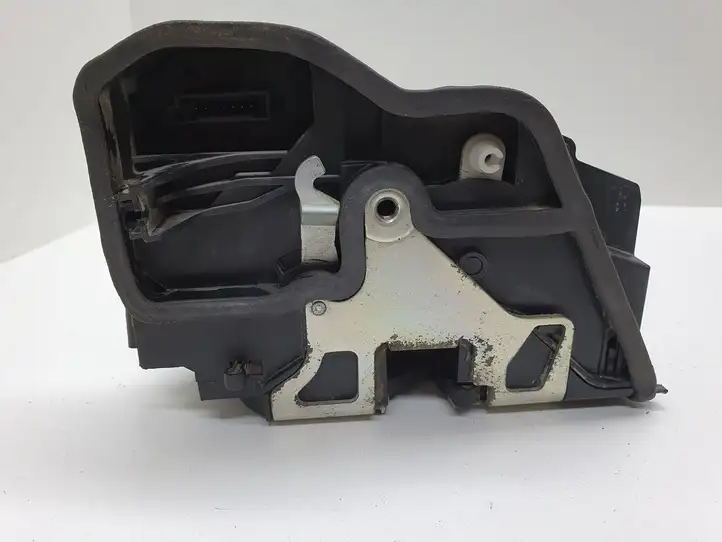BMW 5 E60 E61 (2004 - 2010) 7167070 Замок задней двери — фото 5