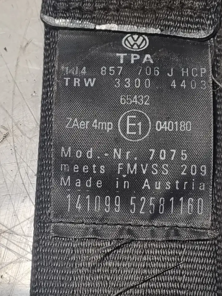 Volkswagen Golf IV (1998 - 2005) 1J4857706J Передний ремень безопасности — фото 4