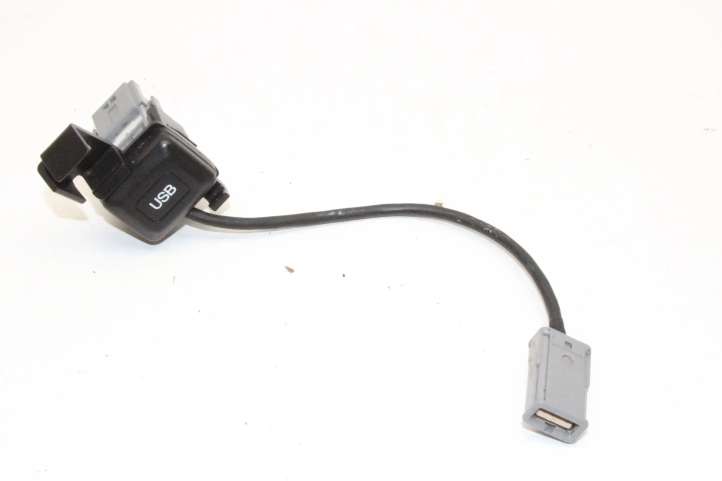 Honda Accord USB jungtis