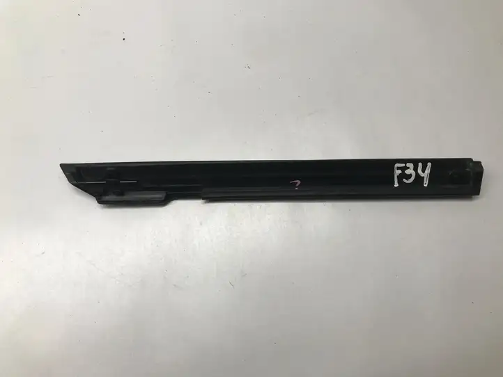 BMW 3 GT F34 (2013 - 2017) 51767305579 Накладка стекла передней двери — фото 3