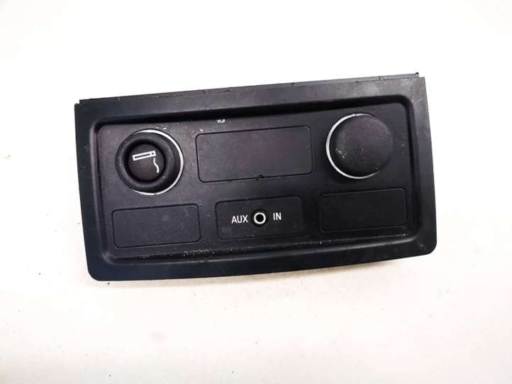 7034100 BMW 5 E60 E61 USB jungtis