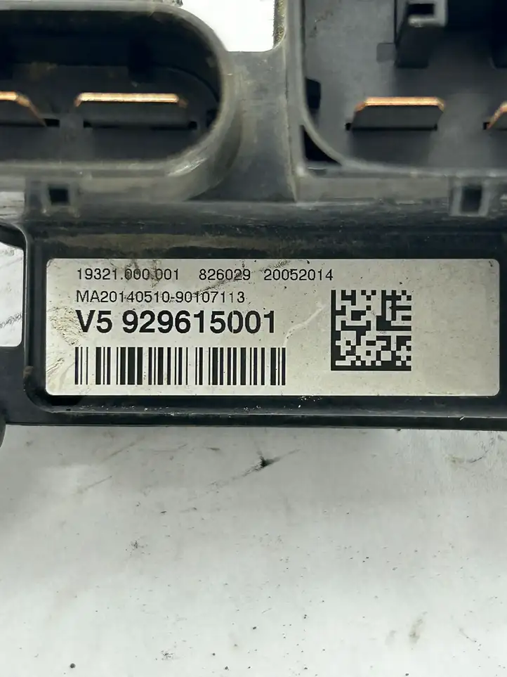 BMW 3 F30 F35 F31 (2012 - 2018) 929615001 Клеммный узел плюсовых проводов — фото 2