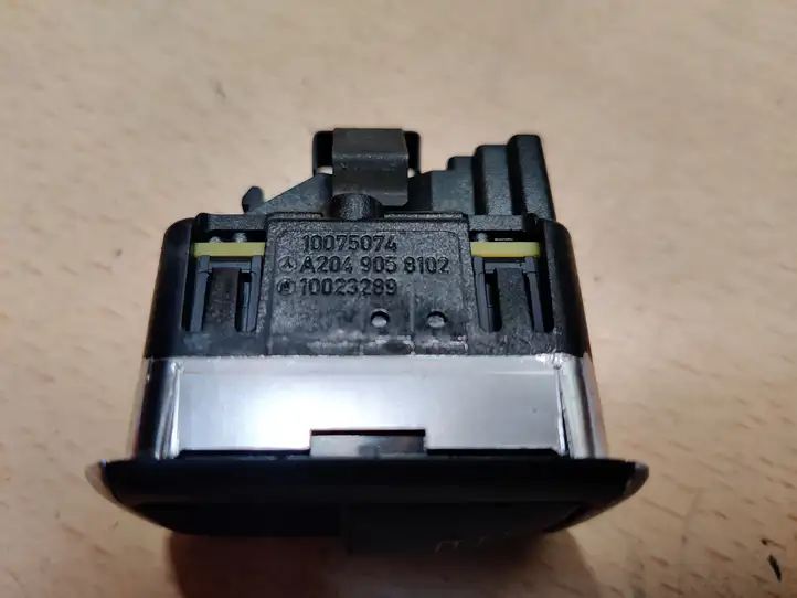 Mercedes-Benz C W204 (2007 - 2014) A2049058102 Блок кнопок стеклоподъемников — фото 2