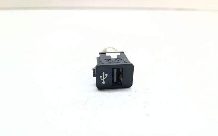 9229294 BMW 3 F30 F35 F31 USB jungtis