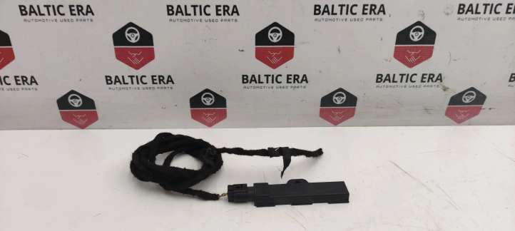 9220831 BMW 4 F36 Gran coupe Interjero komforto antena