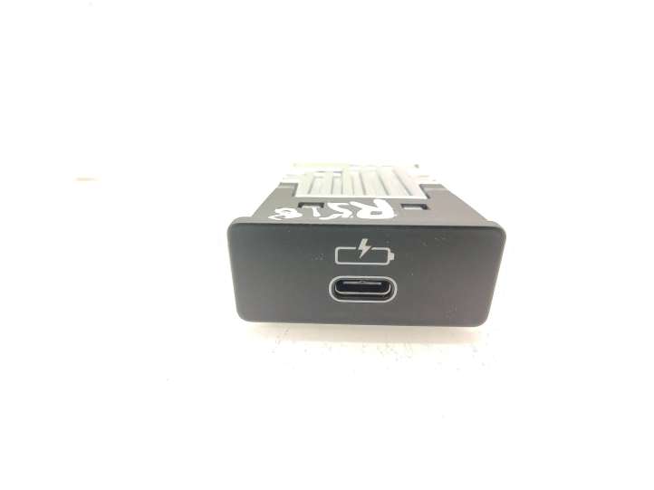 8711940 BMW 5 G30 G31 USB jungtis