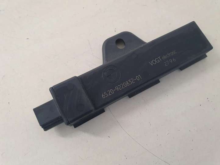 9220832 BMW 7 F01 F02 F03 F04 Interjero komforto antena