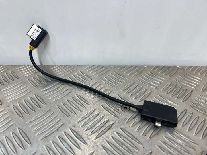 4F0051510AL Audi Q5 SQ5 USB jungtis