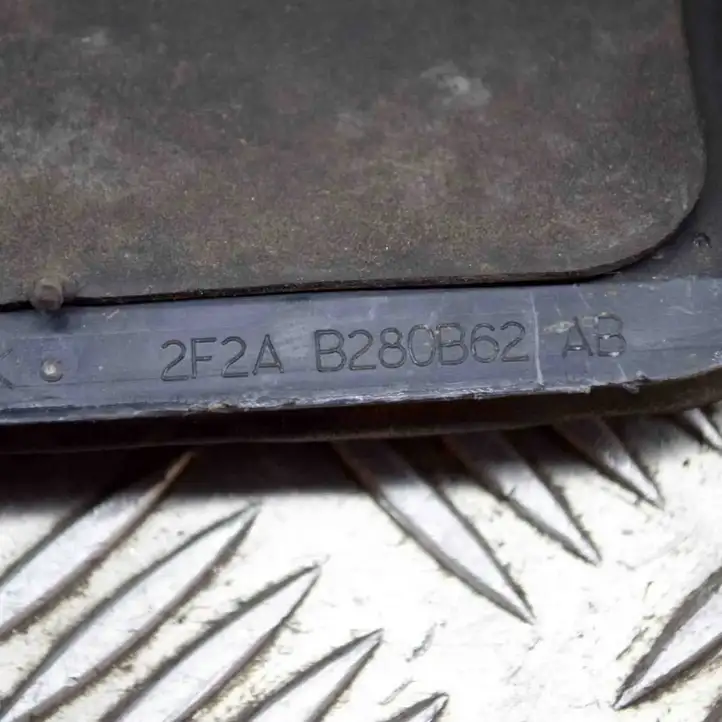 Tesla Model S (2016 - 2021) 2F2AB280B62AB Вентиляционная решетка кузова — фото 7