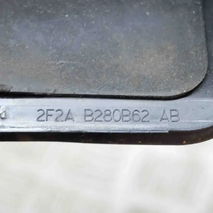 Tesla Model S (2016 - 2021) 2F2AB280B62AB Вентиляционная решетка кузова — фото 6