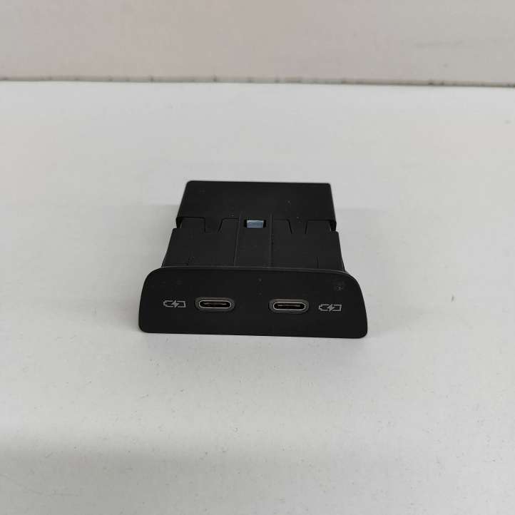 2G6035954 Volkswagen ID.3 USB jungtis