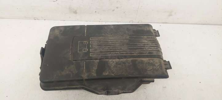 1K0915443A Volkswagen PASSAT B6 Dangtis akumuliatoriaus dėžės