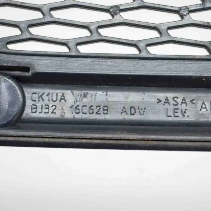 Land Rover Range Rover Evoque L538 (2015 - 2018) BJ3216C628ADW Молдинг крыла — фото 3
