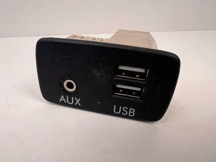 86257AL200 Subaru Forester SJ USB jungtis