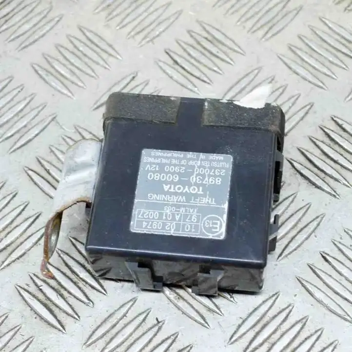 Toyota Land Cruiser (J120) (2002 - 2009) 2370002900 Блок управления сигнализацией — фото 2