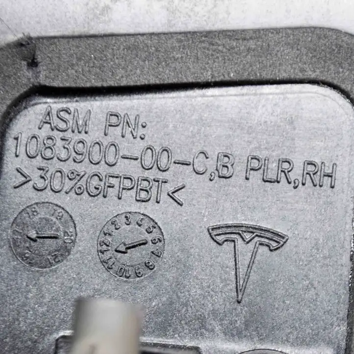 Tesla Model S (2016 - 2021) 108390000C Верхняя обшивка стойки B — фото 5