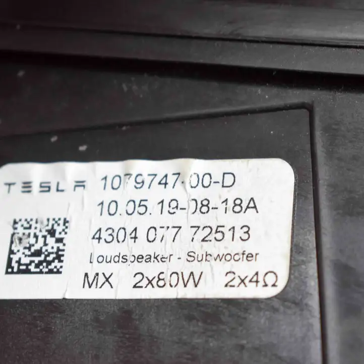 Tesla Model 3 (2017 - 2023) 107974700D Сабвуфер — фото 6