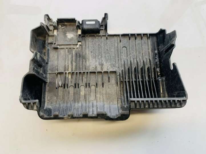 525230582 Opel Meriva B Dangtis akumuliatoriaus dėžės