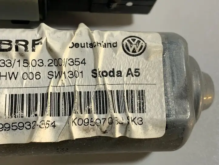 Skoda Octavia Mk2 (1Z) (2004 - 2013) 1K0959703J Стеклоподъемник задней двери — фото 2