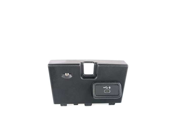 8711939 BMW 3 G20 G21 USB jungtis