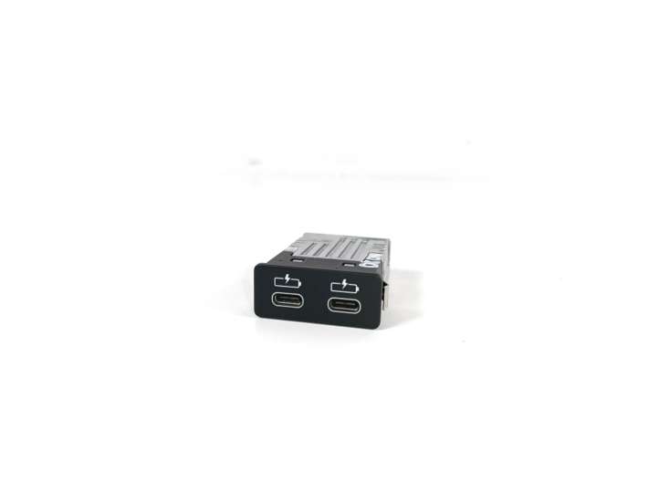 8711938 BMW 3 G20 G21 USB jungtis