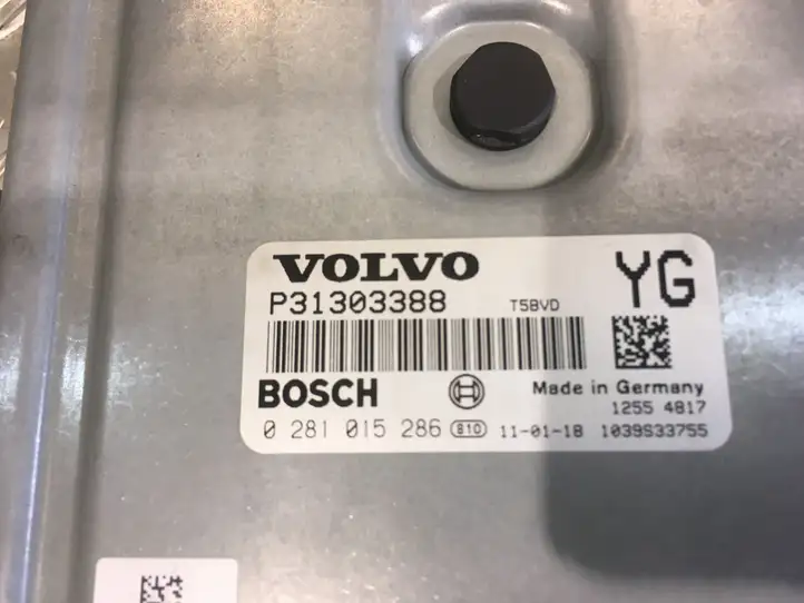 Volvo S80 (2009 - 2013) 0281015286 Блок управления двигателем (ЭБУ) — фото 2