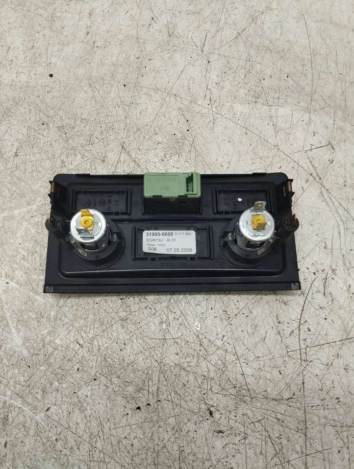 319950000 BMW 5 E60 E61 USB jungtis