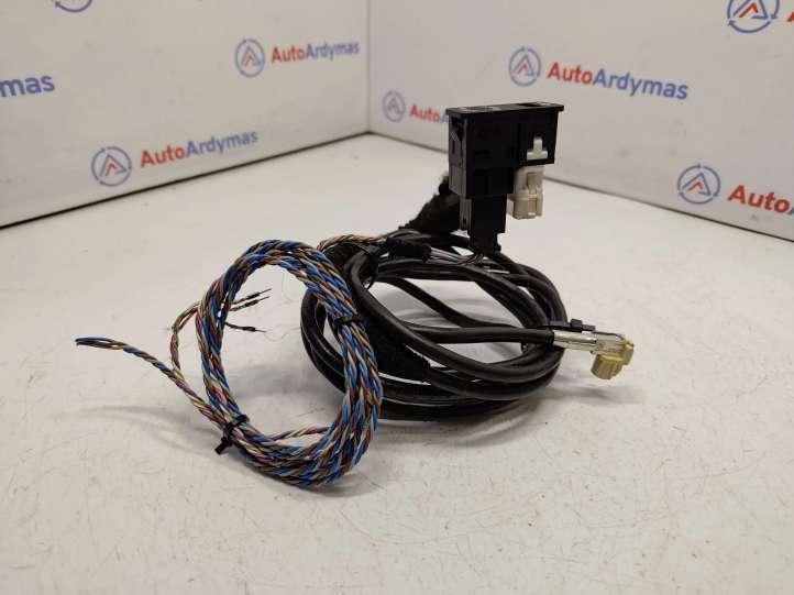 84109229247 BMW 4 F32 F33 USB jungtis