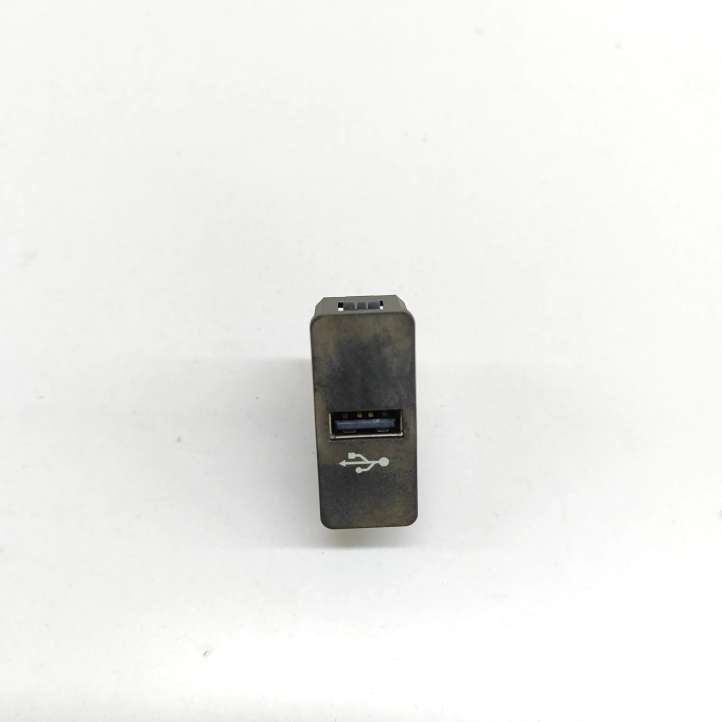 9230248 BMW 3 F30 F35 F31 USB jungtis